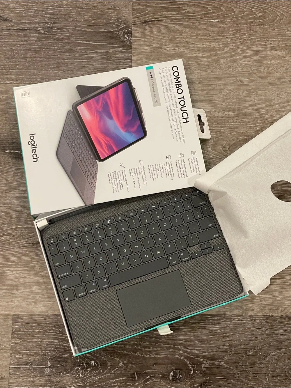 NEW • Logitech Combo Touch Keyboard Case for iPad in Gray and Black